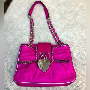 Betsey Johnson fuscia leather vintage 90’s Bow purse with large heart locket